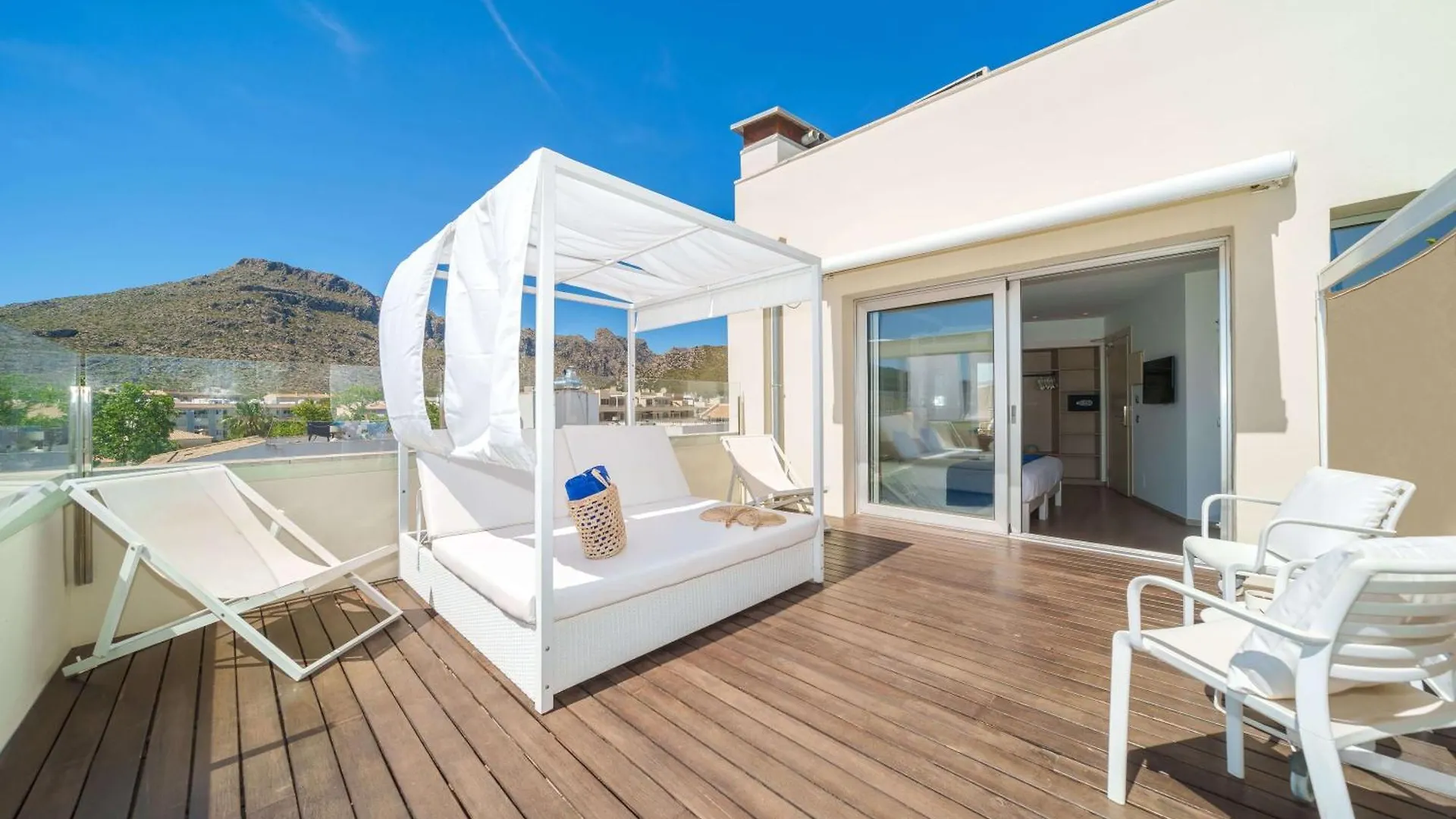 Mar Calma Hotel location